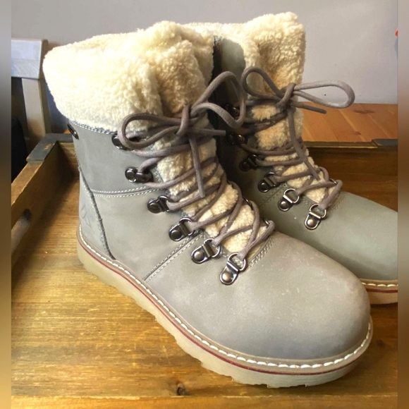 3M THINSULATE BOOTS - WOMANS SIZE 6 - Picture 1 of 10